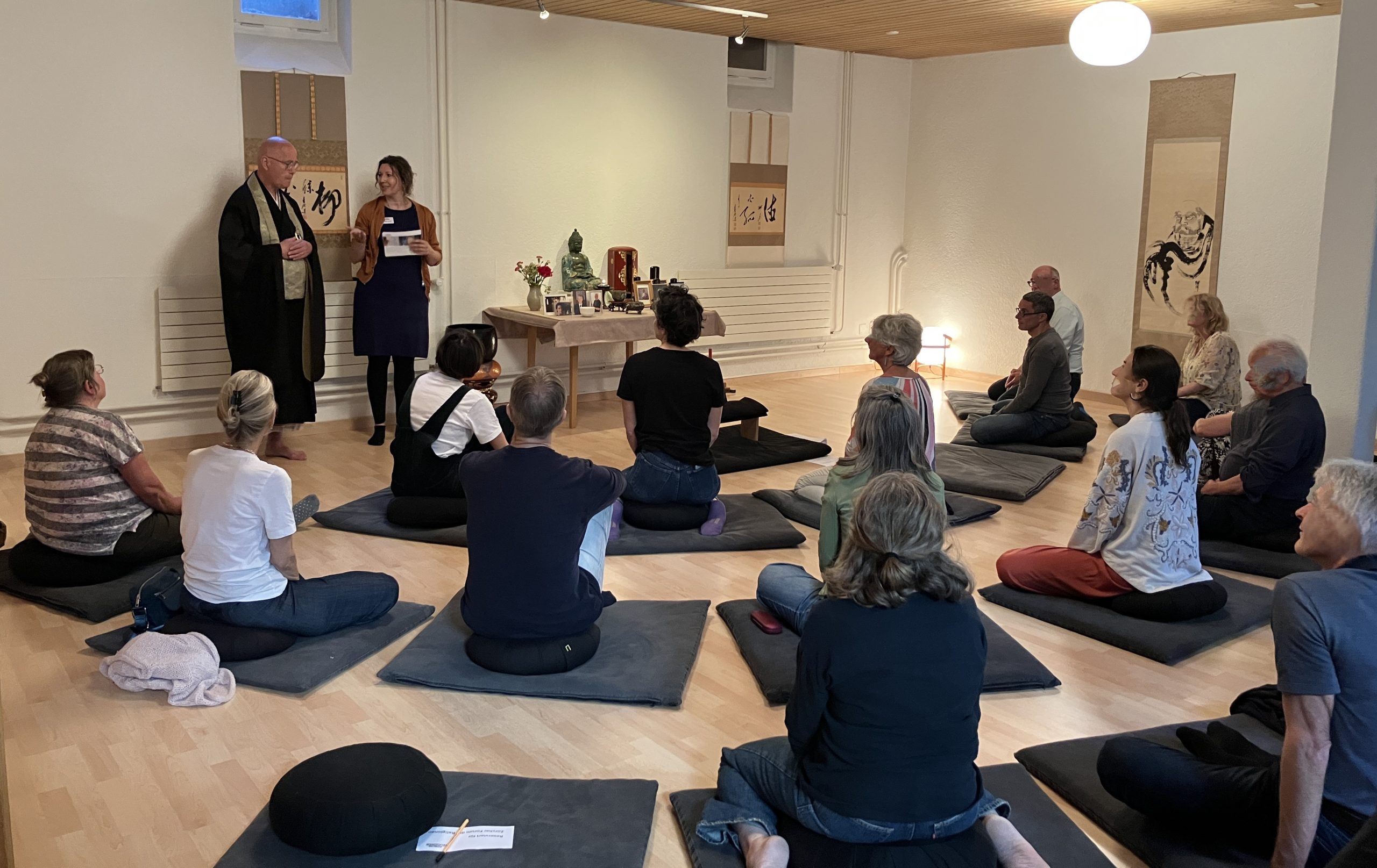 VR 25 buddh Anlass Begrüssung