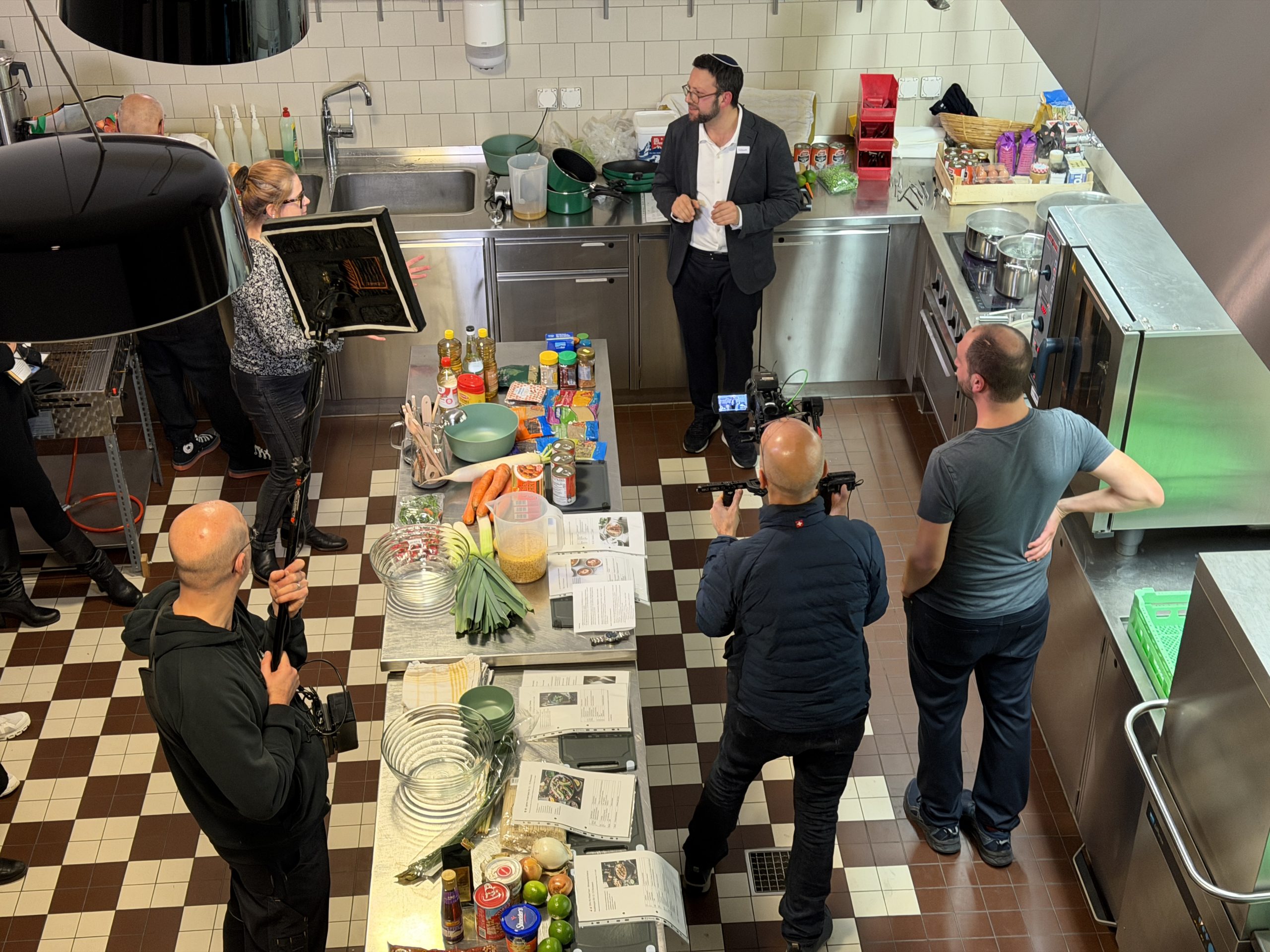 WdR 2025_Koscher kochen Kameras